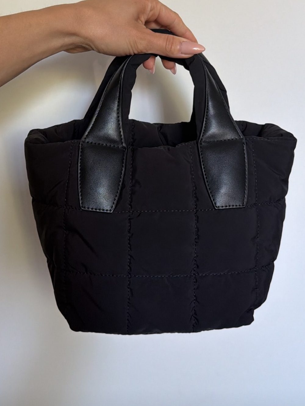 Quilted Black Top-Handle Tote Bag - Versatile Everyday Carry